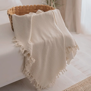 Farmhouse Throw Blanket & Bedspread by Moa